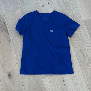 figs scrub top size small